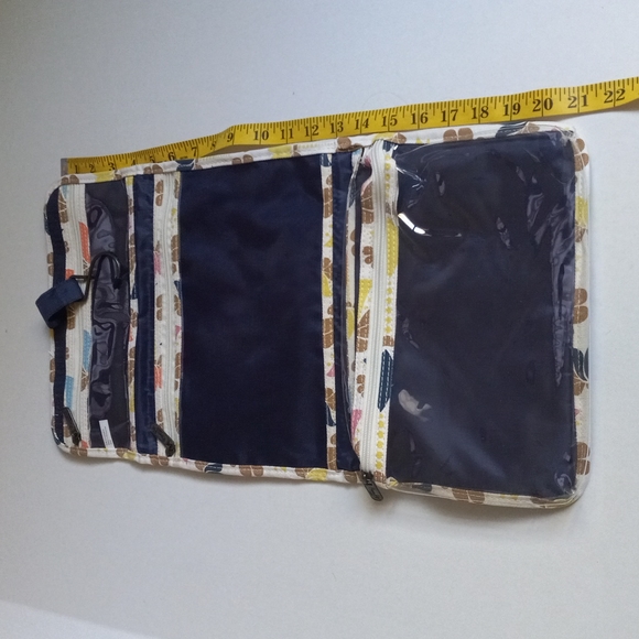 PRIMROSE HILL LONDON COSMETIC/TOILETRY BAG - Picture 4 of 6